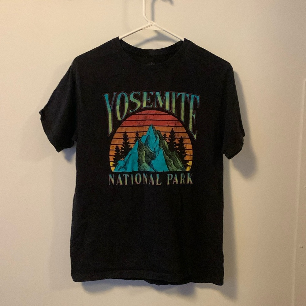 Yosemite National Park Retro Black T-Shirt